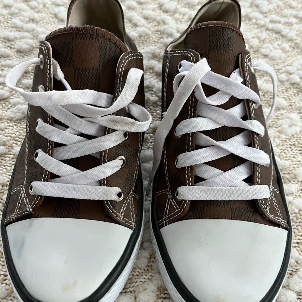 Fun sneakers super comfy